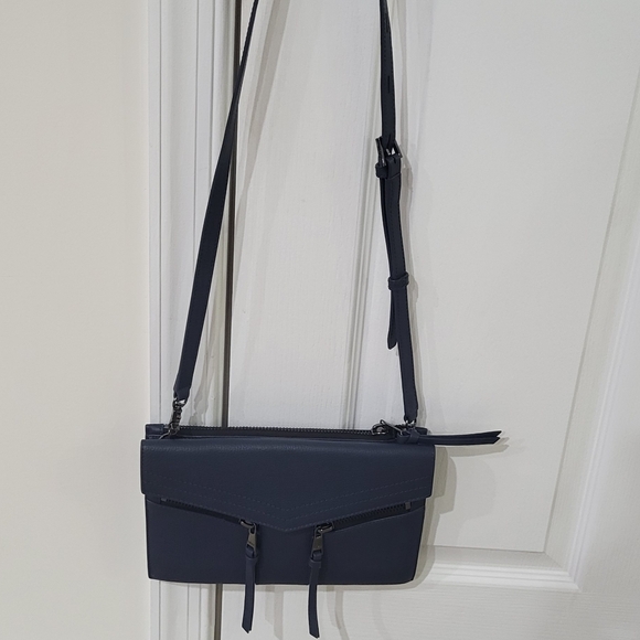 NWOT BOTKIER TRIGGER ASYMMETRIC ZIP LEATHER CROSSBODY BAG - Picture 7 of 8